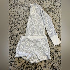 New with tags vs pajama set